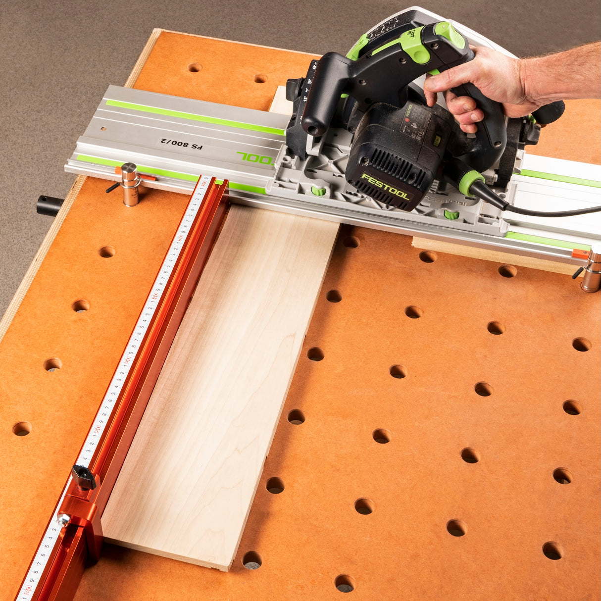 UJK Fence and Length Stop provides 1,100mm square fence for guide rail saw on 20mm dog hole workbench