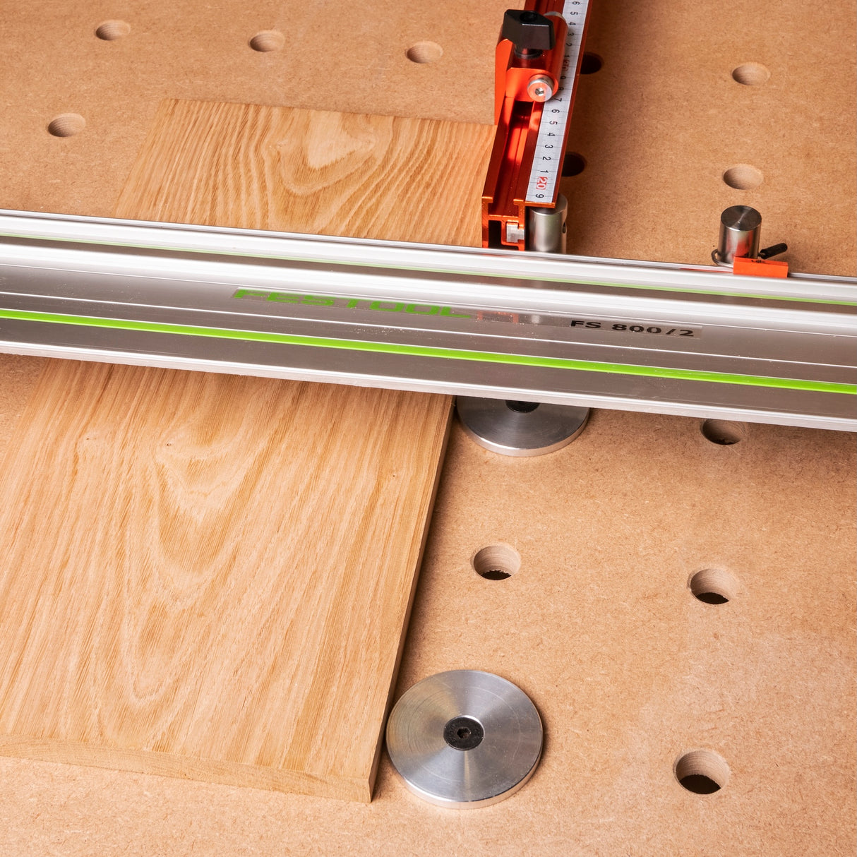 UJK fence and length stop for guide rail saw on 20mm dog hole workbench