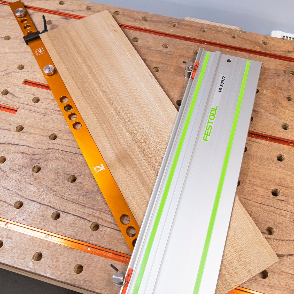 UJK Parf System Fence & Stop Kit 1000mm Long in use on woodworking bench with precise alignment