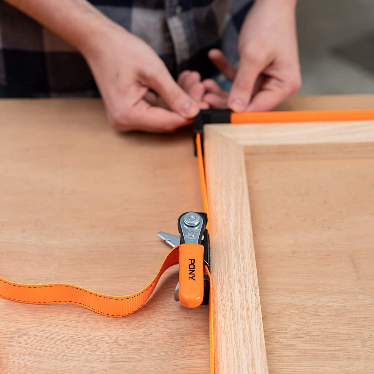 Pony Jorgensen 4.5m Ratchet Style Band Clamps with Plastic Corners - Close-up view of high-strength nylon band and plastic corners