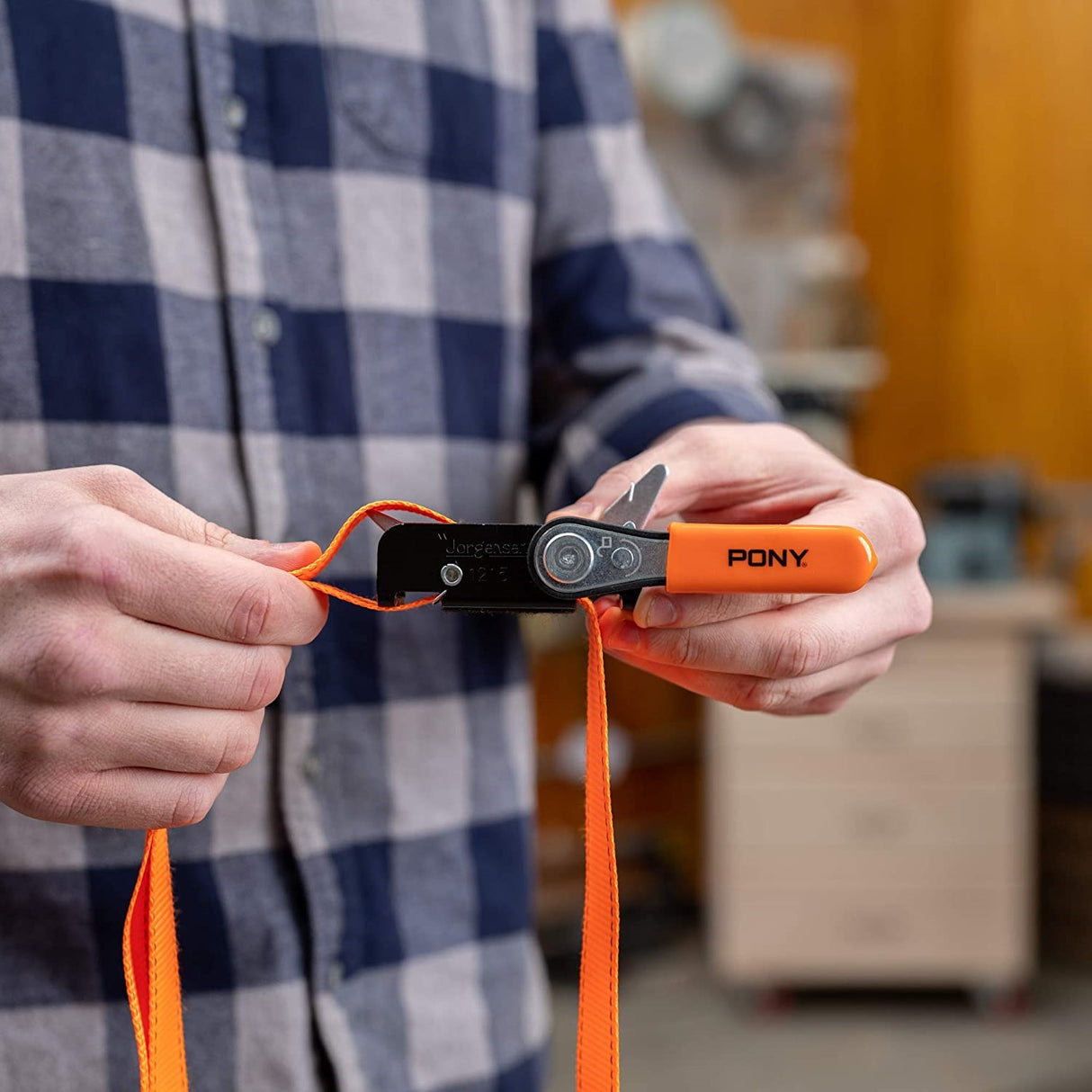 Pony Jorgensen Pack of 4 Canvas Band Clamps - Close-up of Ratchet Style Clamp in Use