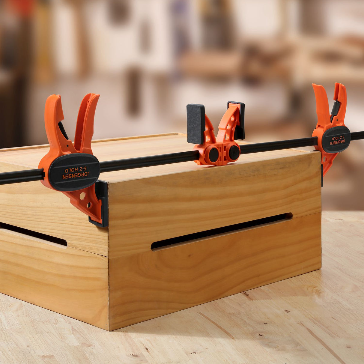 Pony Jorgensen Set of 6 E-Z HOLD Medium Duty Trigger Clamps in action