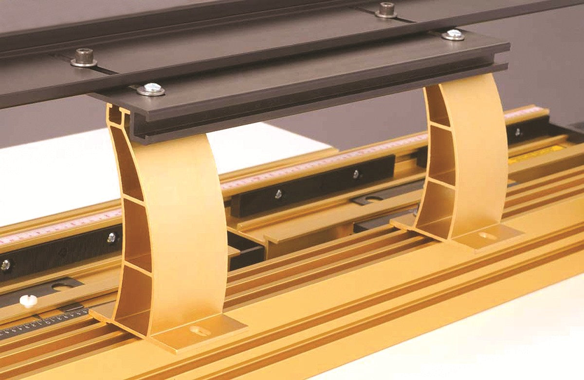 Incra LS WonderFence Positioner Super System 430mm Capacity: Side view of router table fence attachment