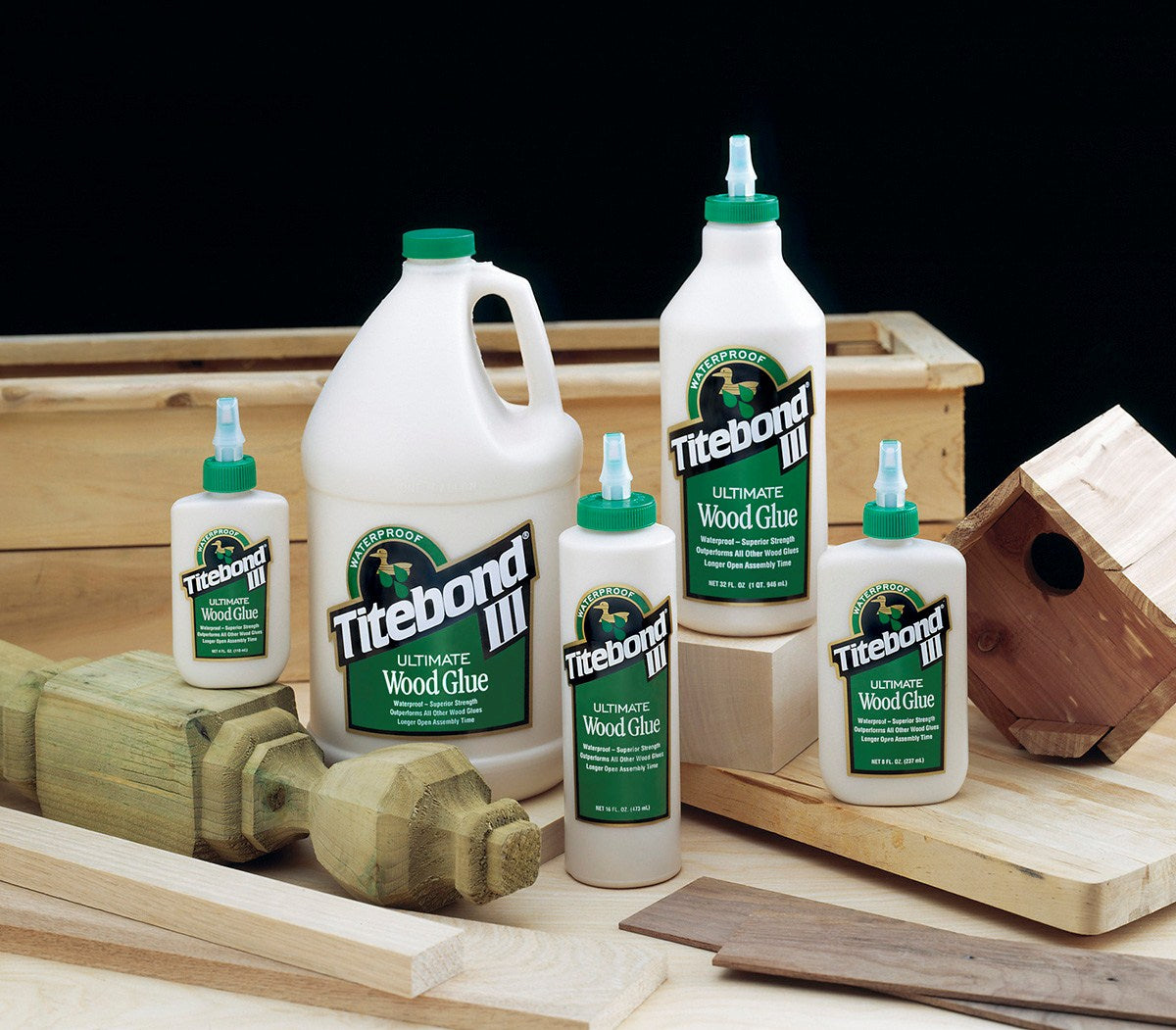 Titebond III Ultimate Waterproof Glue PVA Yellow Aliphatic Resin - Close-up of product packaging and branding