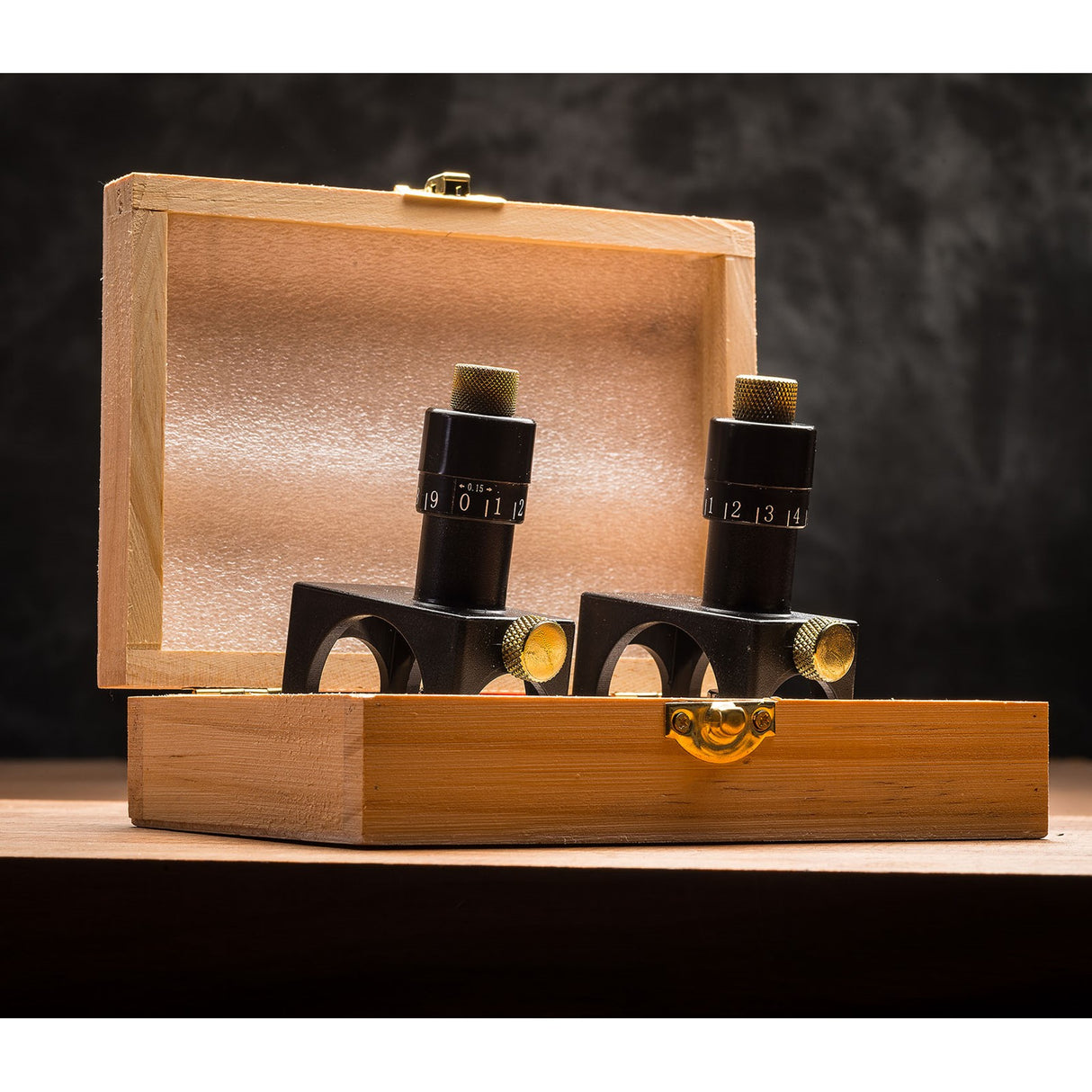 Sherwood Magnetic Blade Setting Jig for Thicknesser and Jointer Knives in use on cutterhead