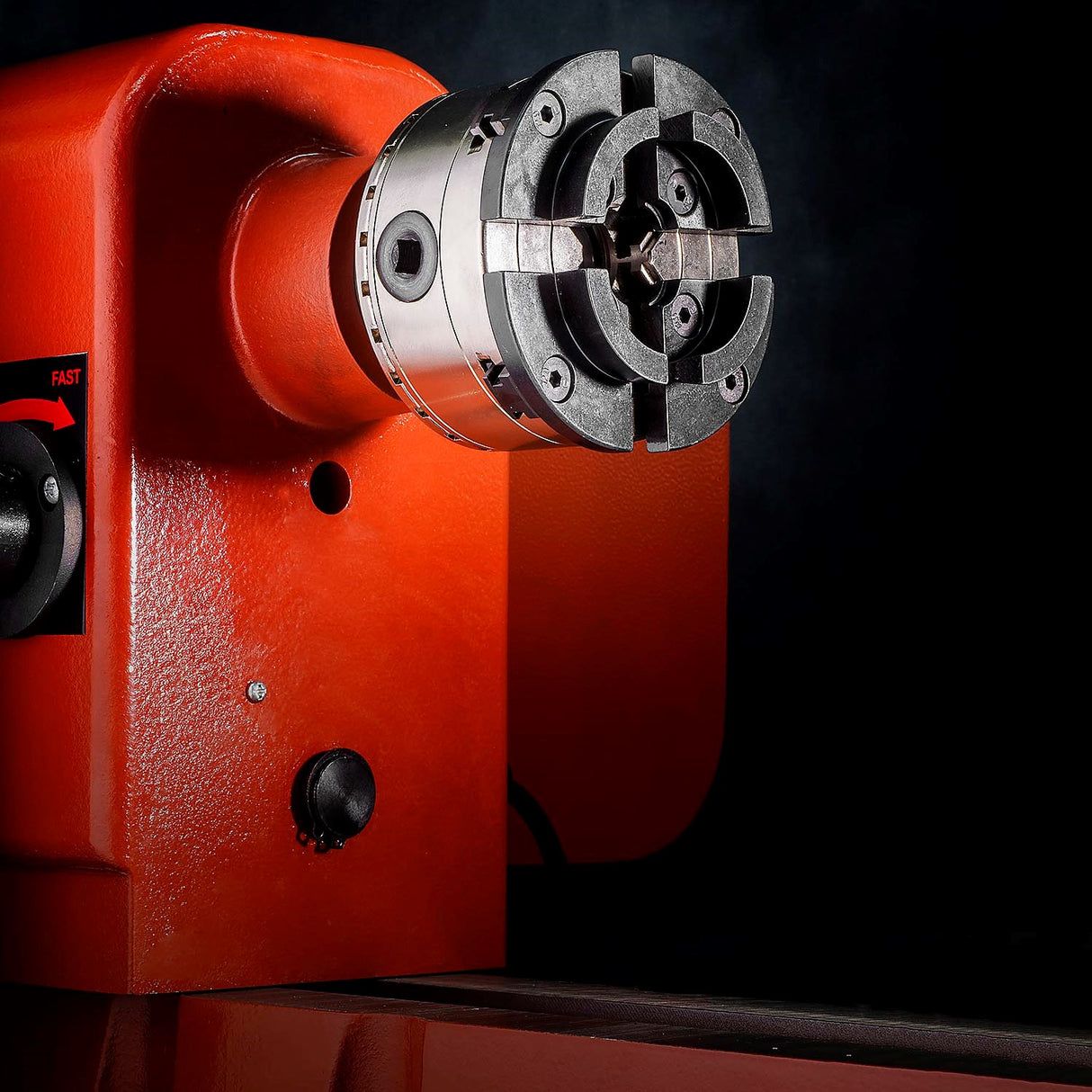 Torquata 100mm Scroll Chuck on lathe with Sliding Dovetail Jaws, M40 Thread