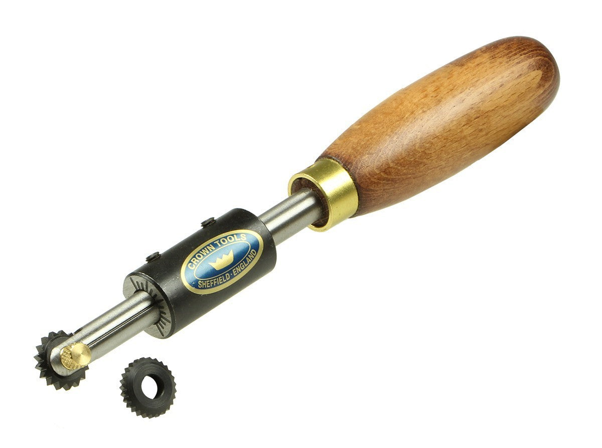 Crown Mini Spiralling Tool for Woodturning with 17 Tooth & 27 Tooth Spiralling Wheels in action