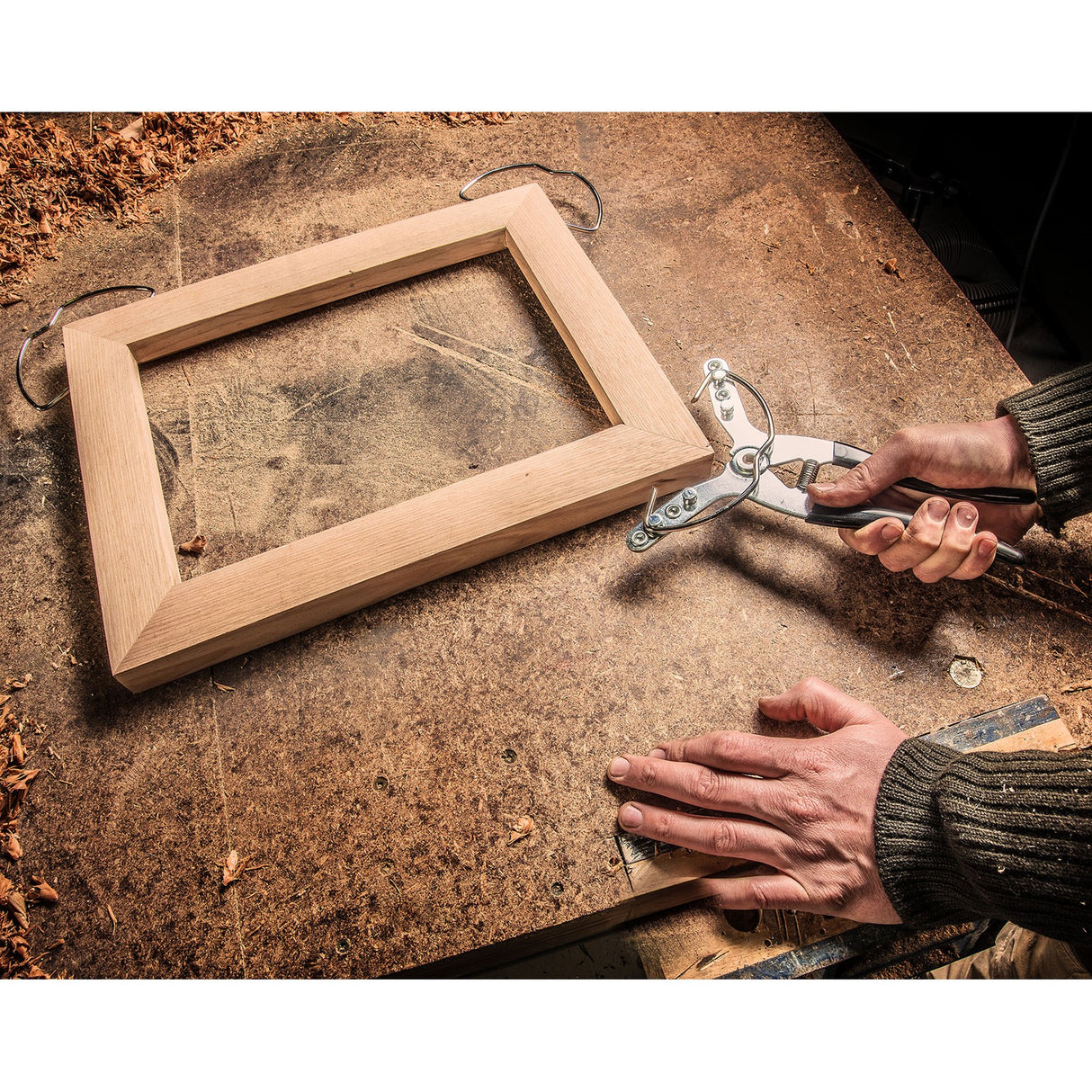 Torquata Mitre Spring Clamp Set with Spreader and four sizes, ideal for clamping mitred corners on woodwork projects