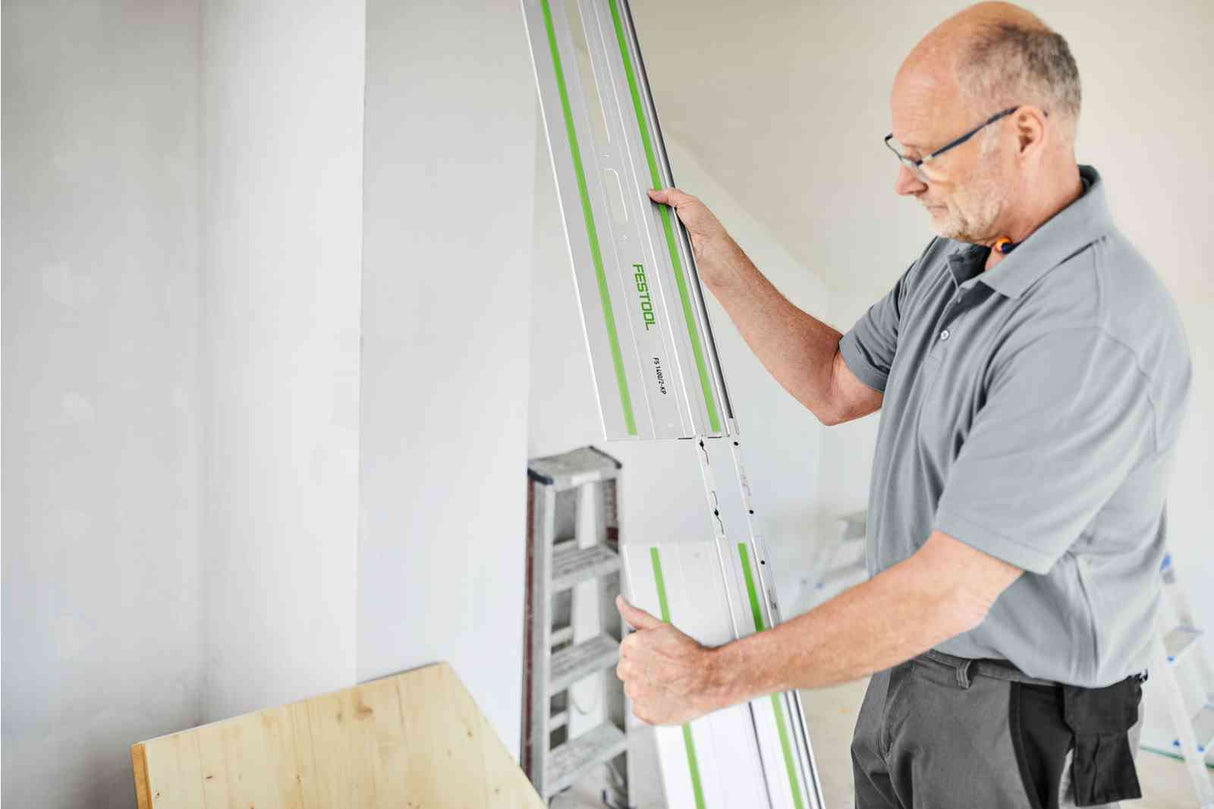Festool FS Guide Rail Joiner Set connecting pieces in use, ensuring straight and stable connection of guide rails