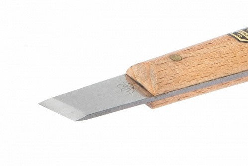 Kirschen Two Cherries #3354 Chip Carving Knife 12.5mm - Skewed edge detail view. Crafted from German steel with Hornbeam Handle