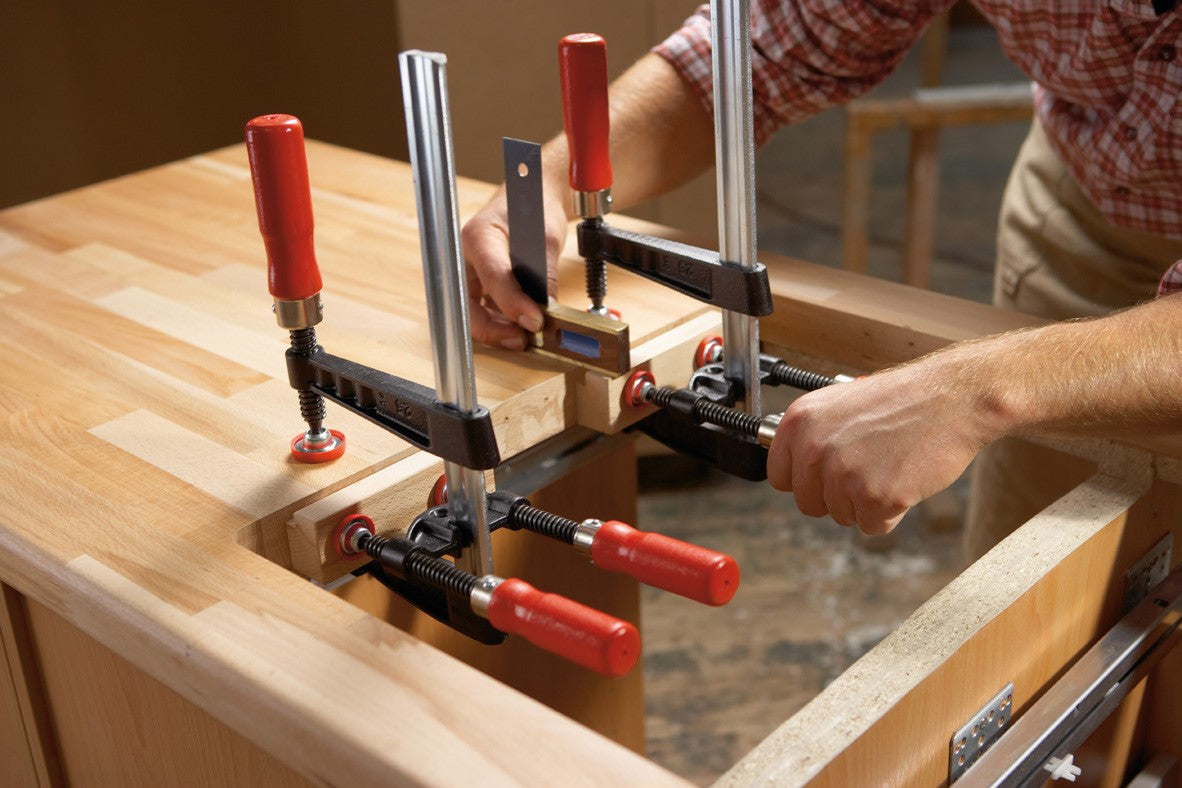 Bessey Double Screw Edge Clamp for Edge Banding in action, designed for bars up to 13mm