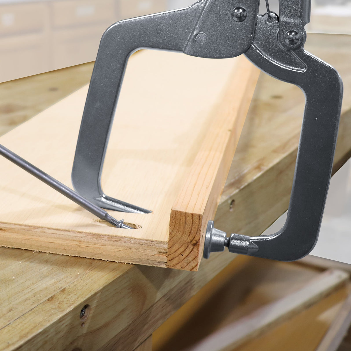Milescraft PocketClamp Face Frame Right-Angle Clamp in use on woodworking project