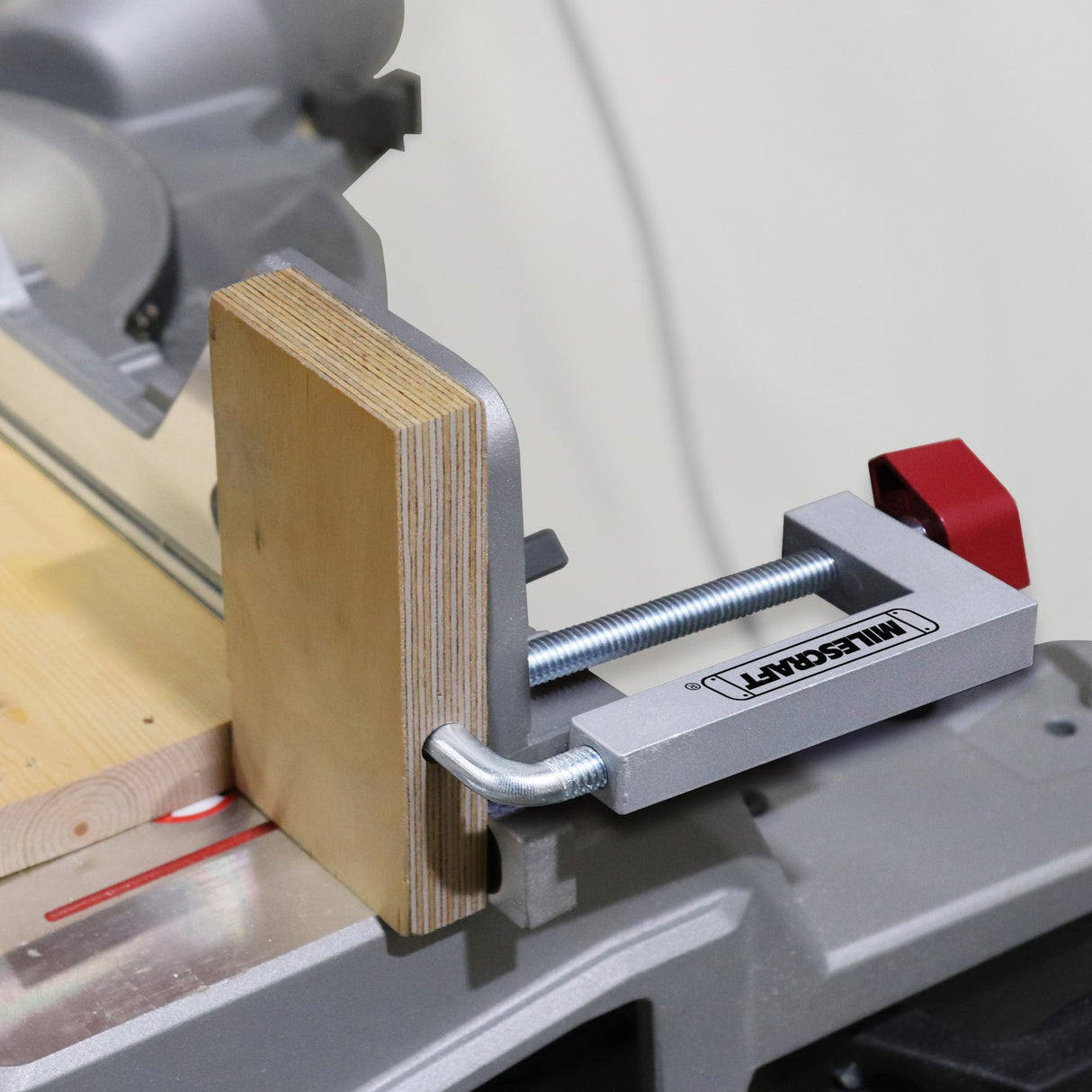 Milescraft FenceClamps Sub-Fence Clamps attached to table saw auxiliary fence