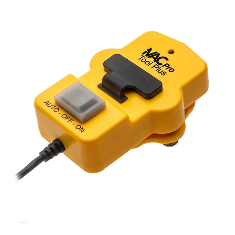 iVac Pro Tool Plus Sensor for Automatic Dust Extraction in workshop setting