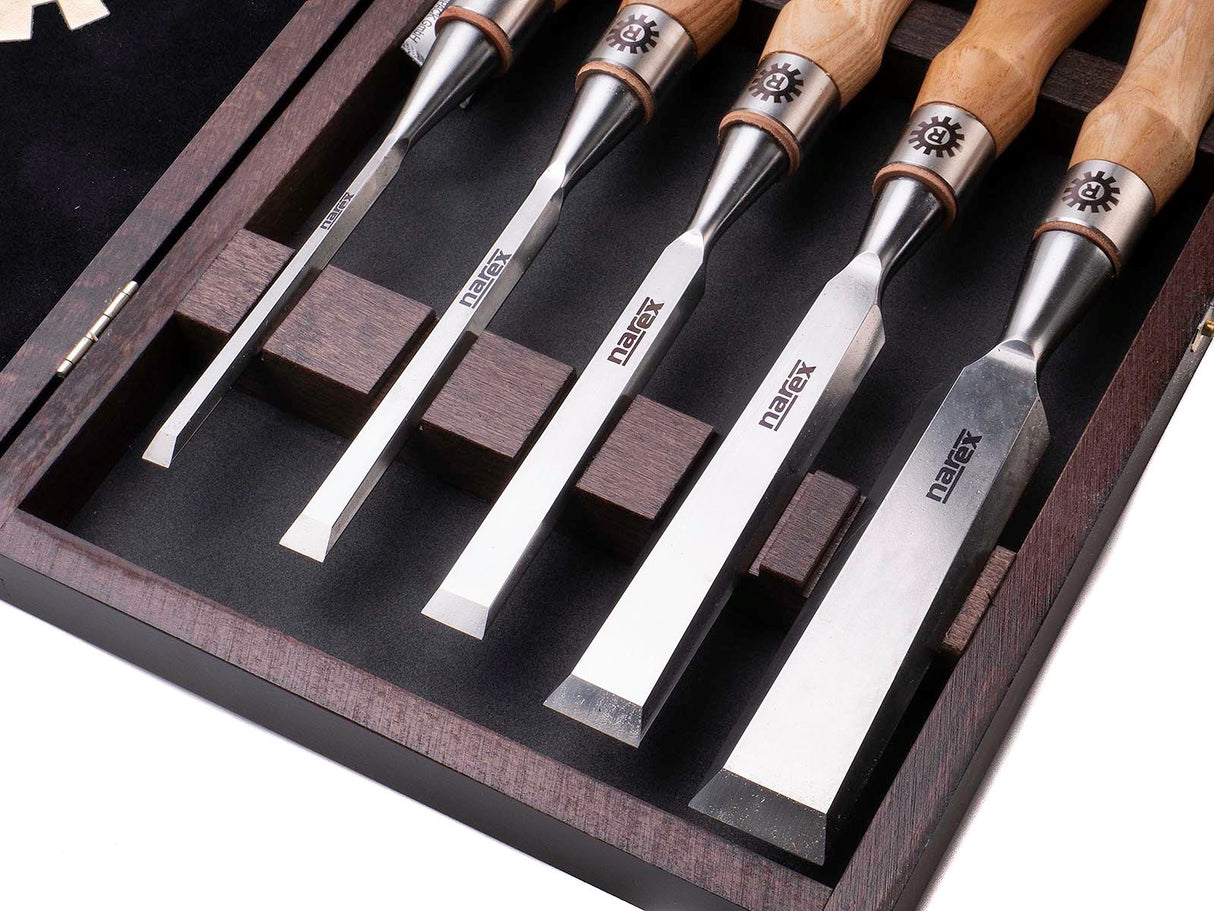 Narex Set of 5 Cryogenic Steel Cabinet Chisels in Wooden Case - Close-up view of bevel edge chisels in wooden case