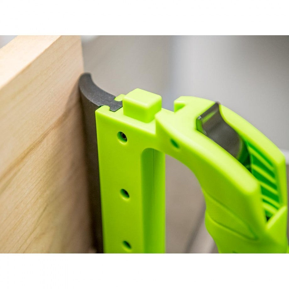 BOW Products Bandsaw GuidePRO Set in action, ensuring smooth and precise cuts