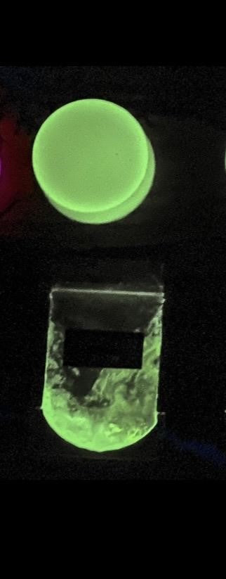 Yellow 25g Glow In The Dark Pigment Powder for Epoxy Resin showcasing its luminescent quality