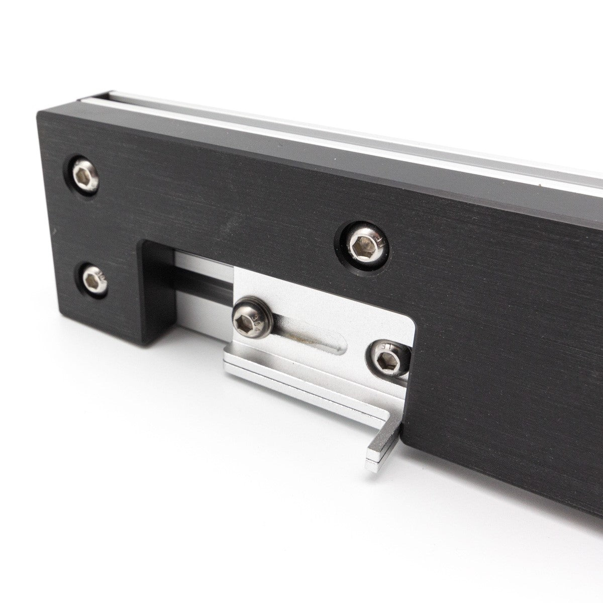 Precisely built Torquata Mitre Guide with Aluminium Fence and Box Joint Accessory in action