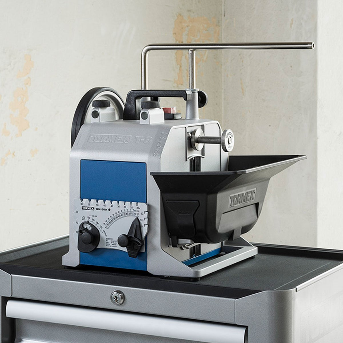 Tormek T-8 Wet Stone Grinder 250mm 200W - Customisable machine sharpening woodworking tools