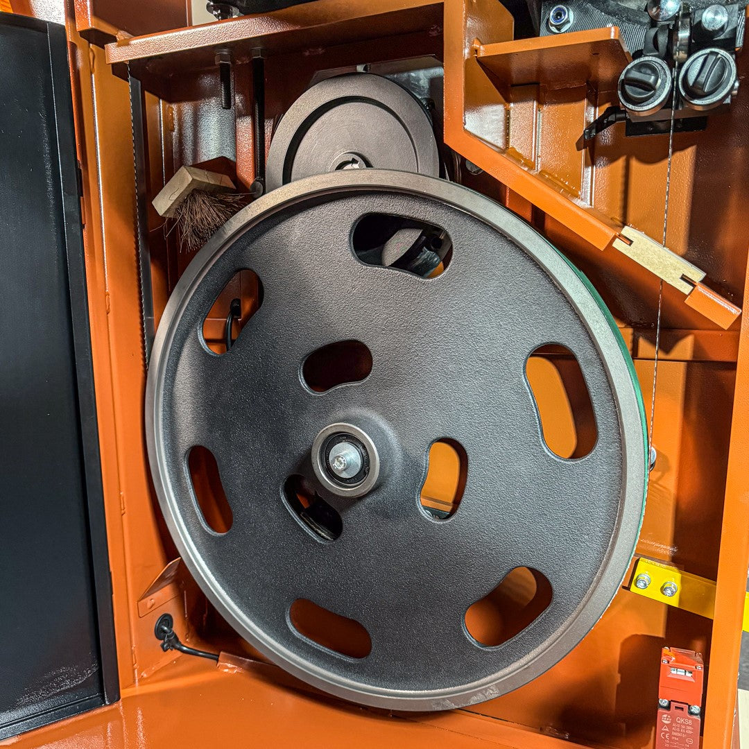 Sherwood 20in 3000W 4HP Industrial Bandsaw close-up of blade tensioning mechanism