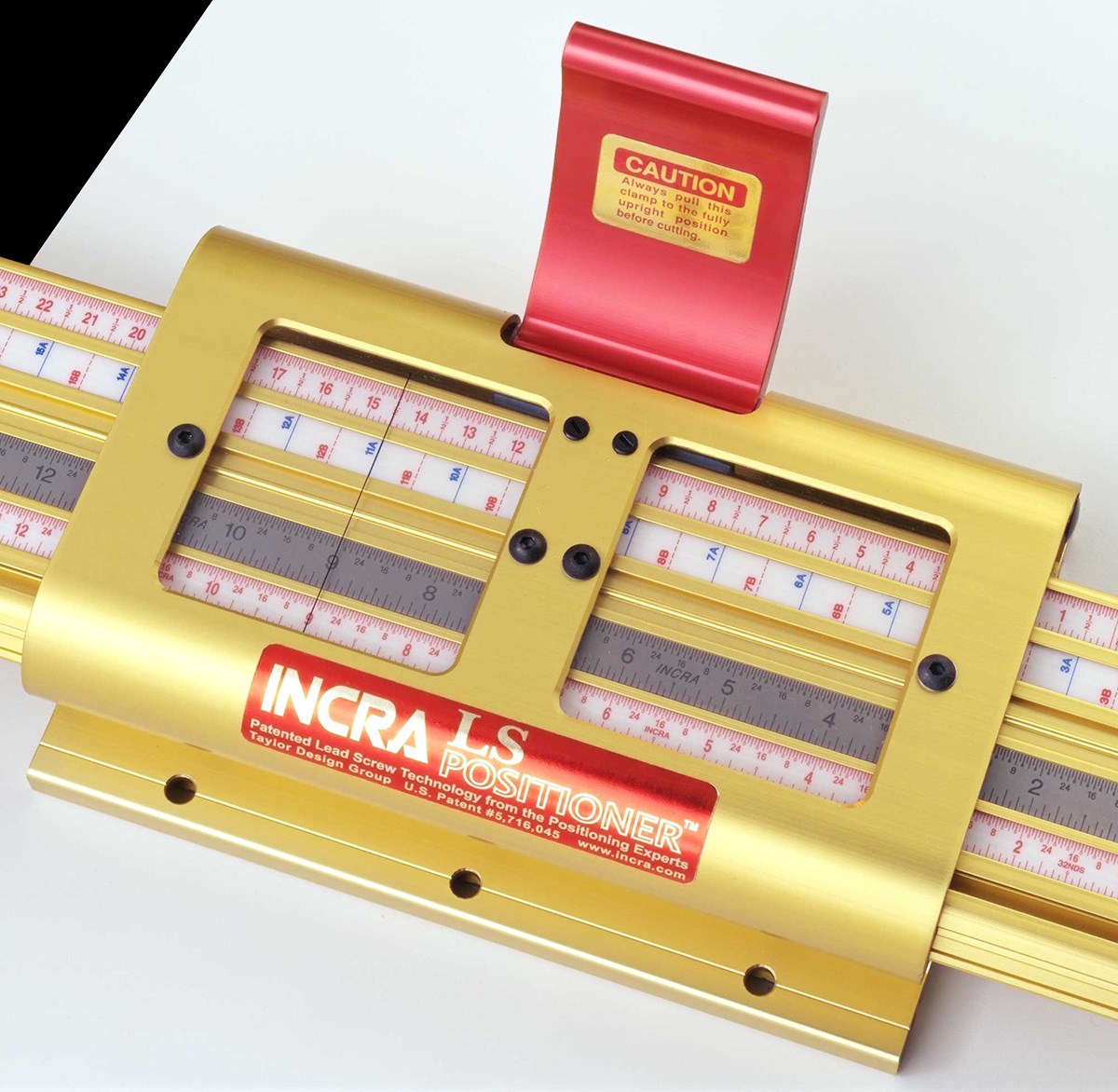 Incra LS Joinery Standard Fence Positioner System 685mm Capacity: Close-up detail of the versatile movable fence for router tables