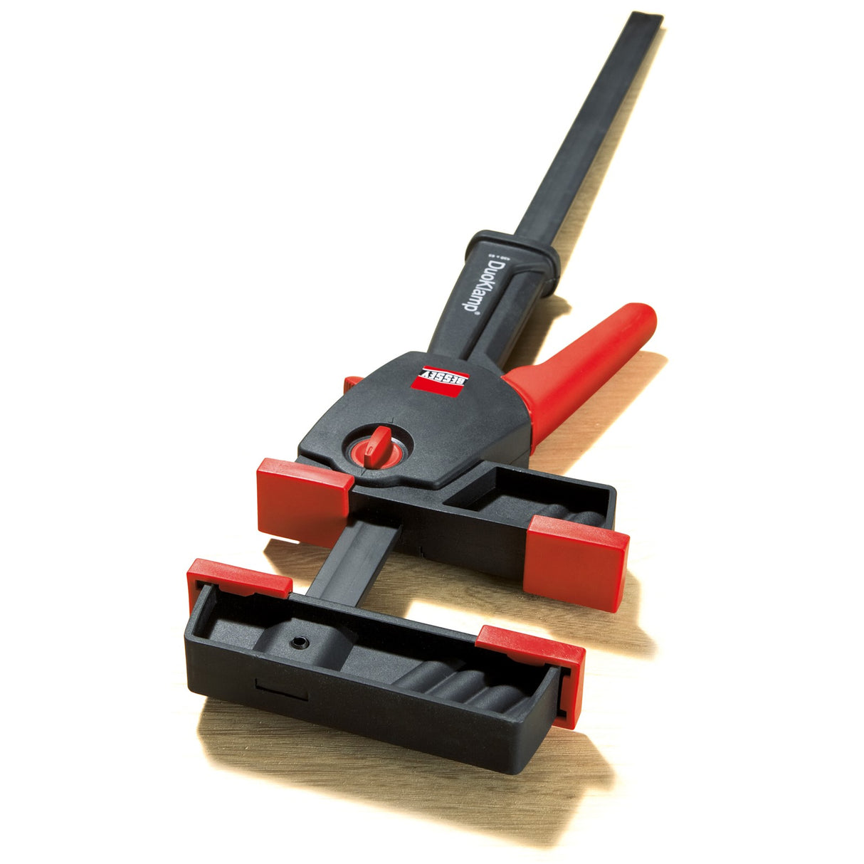 Bessey DuoKlamp 450mm Capacity angle view clamp in use