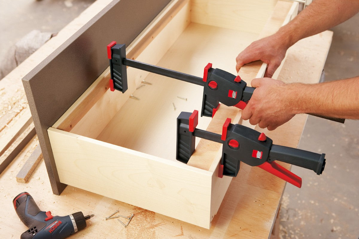 Bessey DuoKlamp 650mm Capacity woodworking tool in action