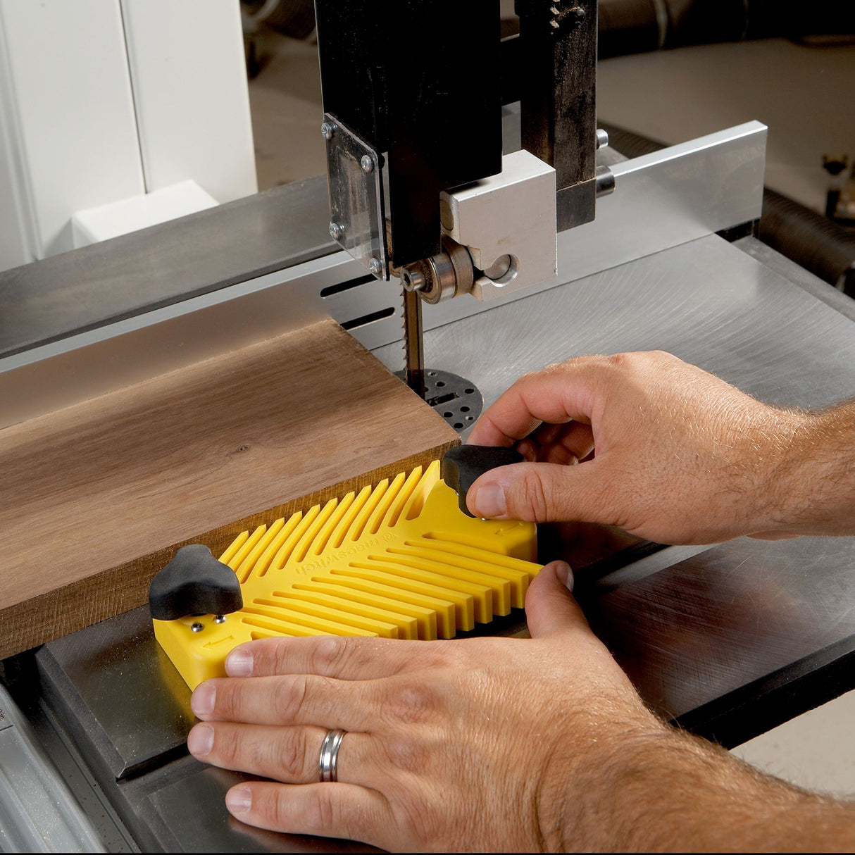 Magswitch Universal Magnetic Featherboards - Double-sided magnets for precise woodworking control