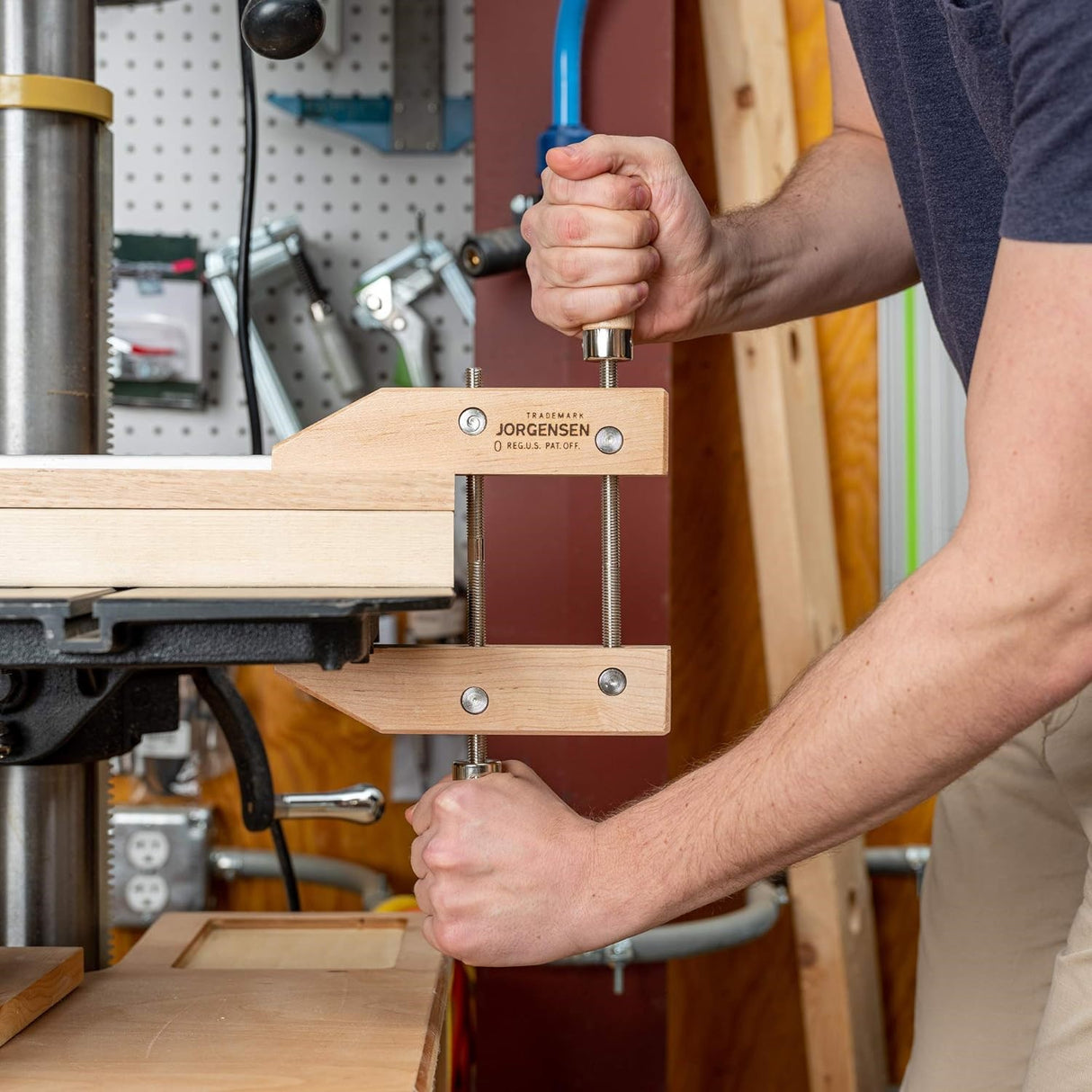 Pony Jorgensen 6in Wooden Hand Screw Clamps detail showcasing adjustable jaws for versatile clamping