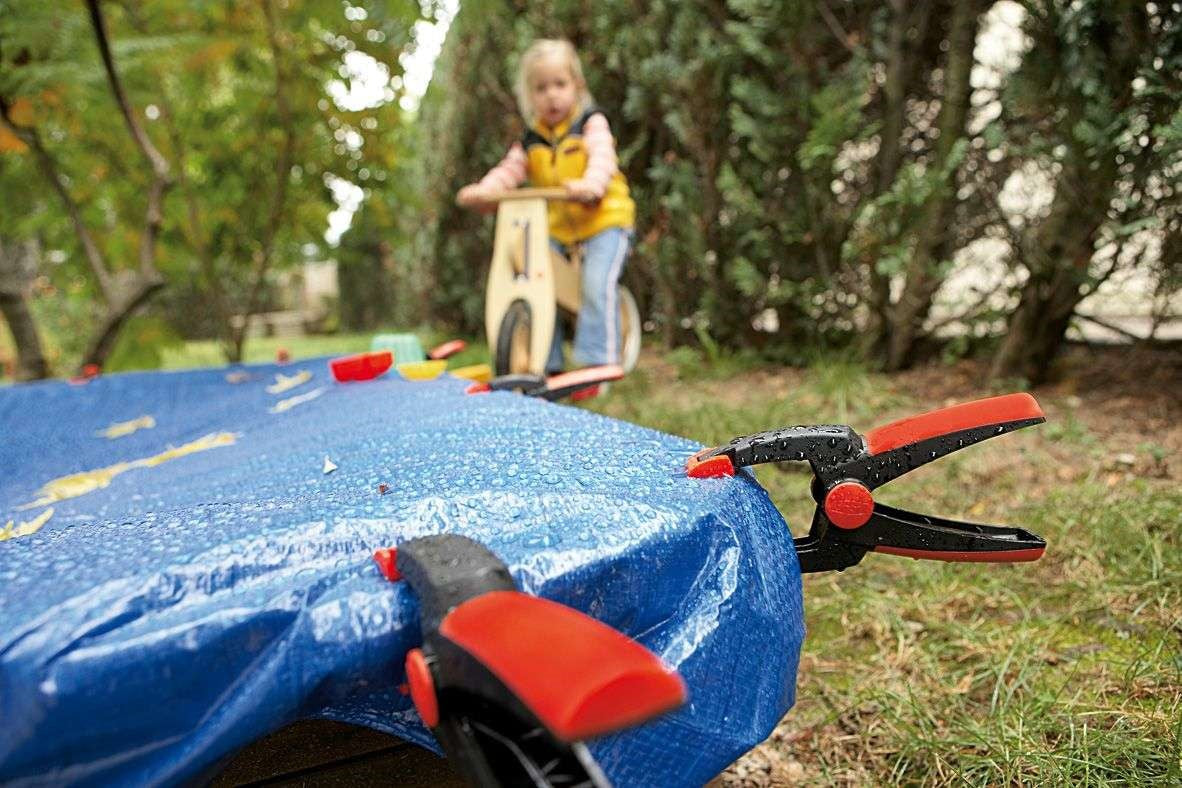 Bessey Clippix Spring Clamp in use, showcasing strong one-handed clamping