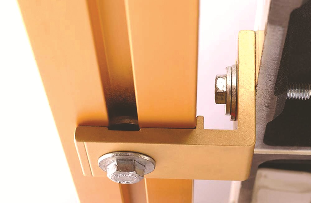 Incra TSLS Joinery System with Wonder Fence 1320mm 52in: Close-up of precision adjustments on table saw fence