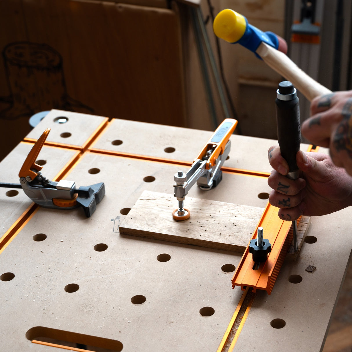 BORA Tool Dog Hole Auto Adjust Clamp - Secures 19mm bench dog post tightly for increased clamping pressure