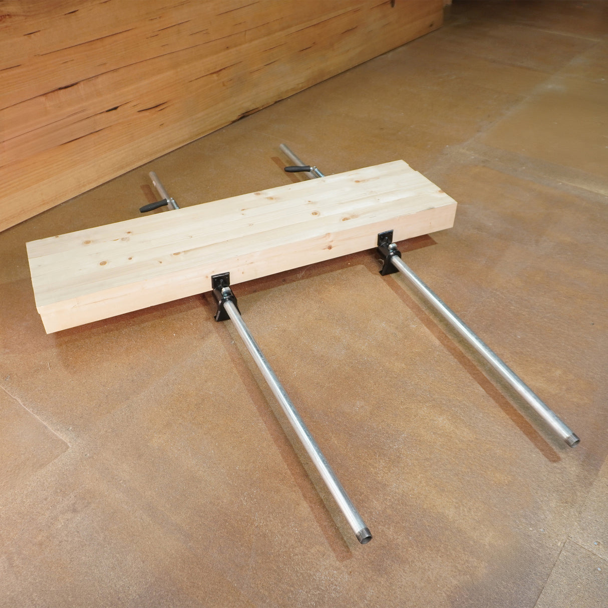 Torquata Double Clutched Pipe Clamp with 3/4in Galvanised Pipe