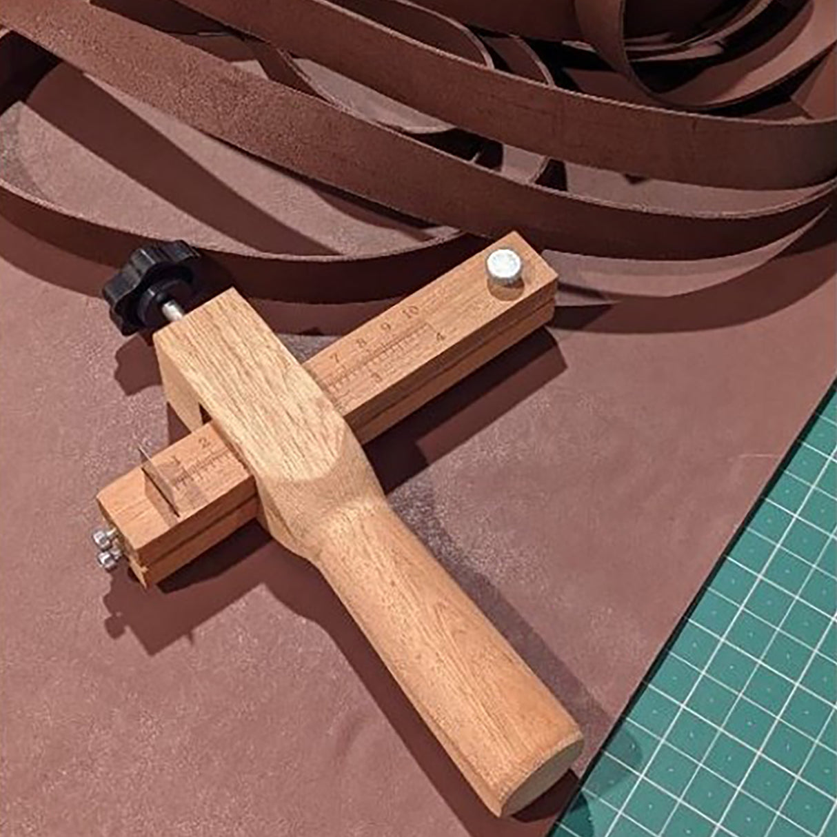 En Mina 12 Pocket Suede Chisel Roll