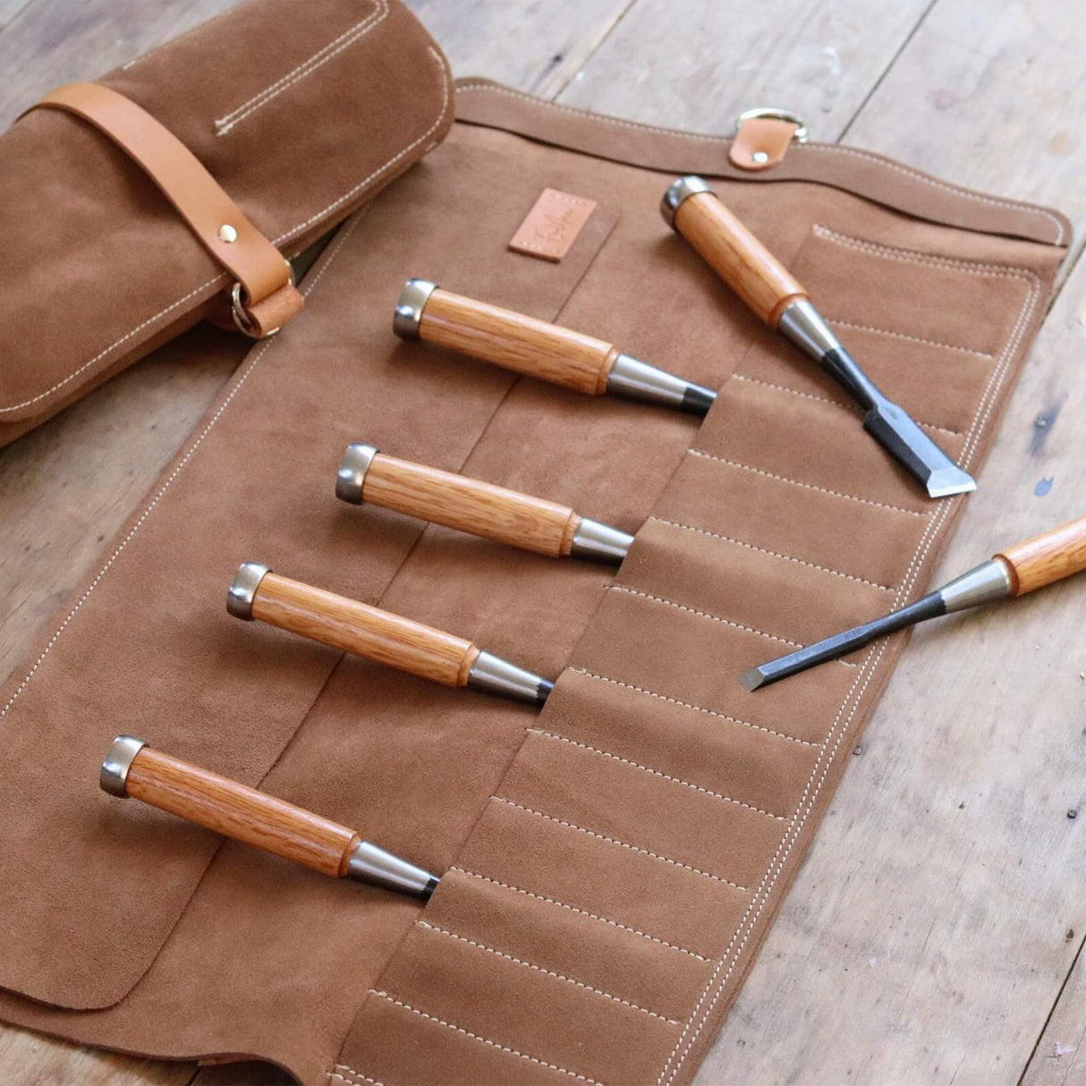 En Mina 12 Pocket Suede Chisel Roll