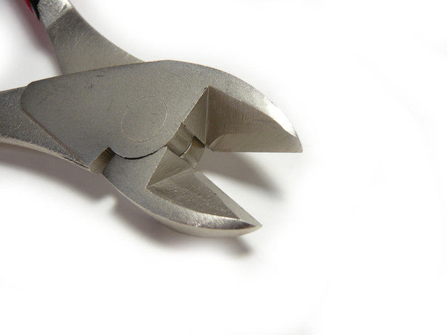 FastCap Heavy Duty Flush Cut Trimmers in action, trimming with precision