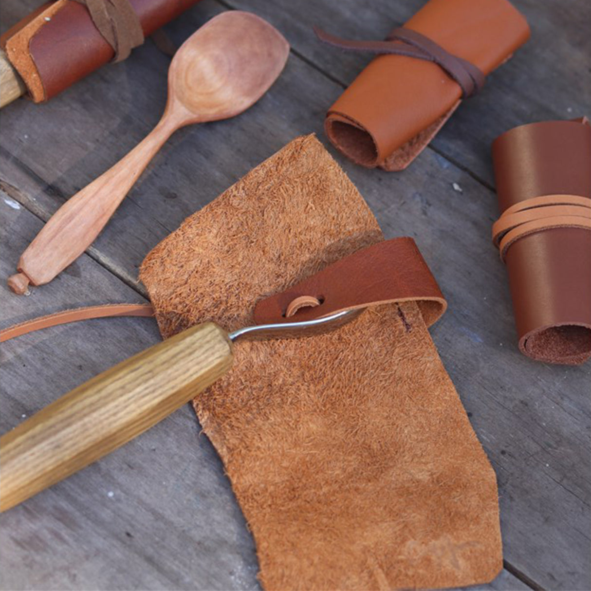 En Mina Hook Knife Cover Tan Leather