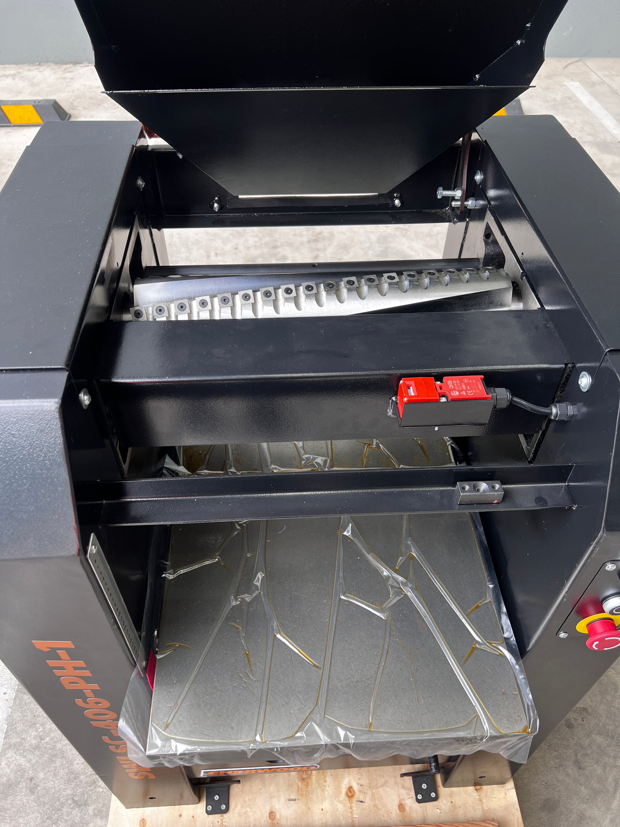 SAMPLE - Sherwood 16in Euro Style Thicknesser 406mm 3000W 4HP with Helical Cutterhead