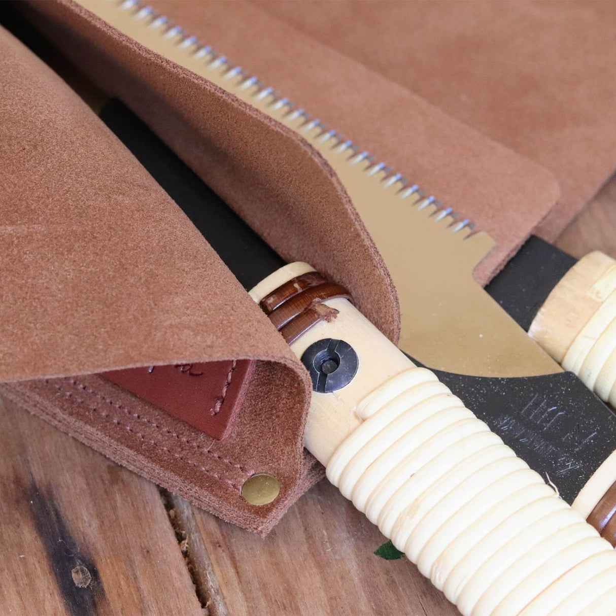 En Mina 3-Slot Japanese Hand Saw Roll Tan Leather