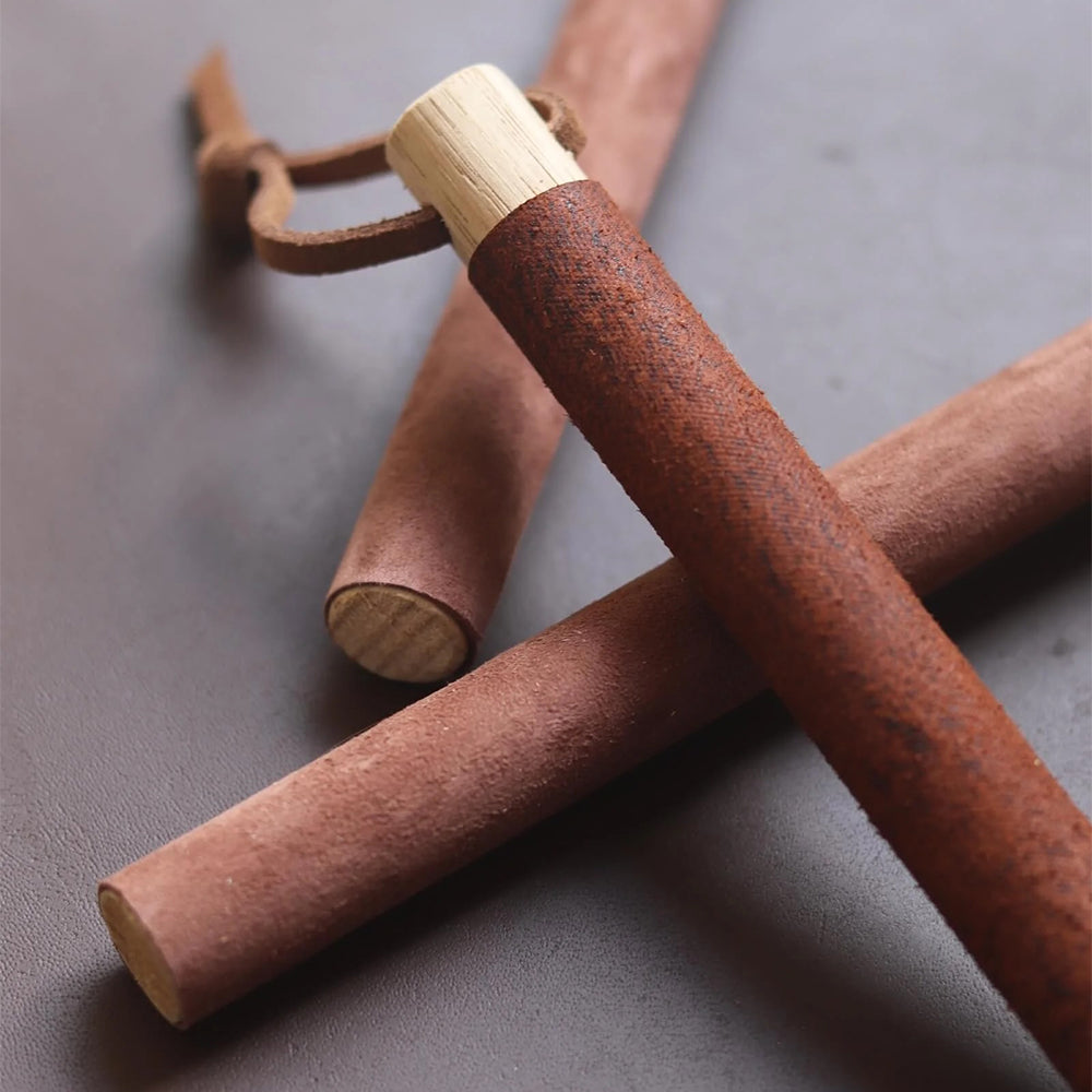 En Mina Hook Knife Strop Kangaroo Leather