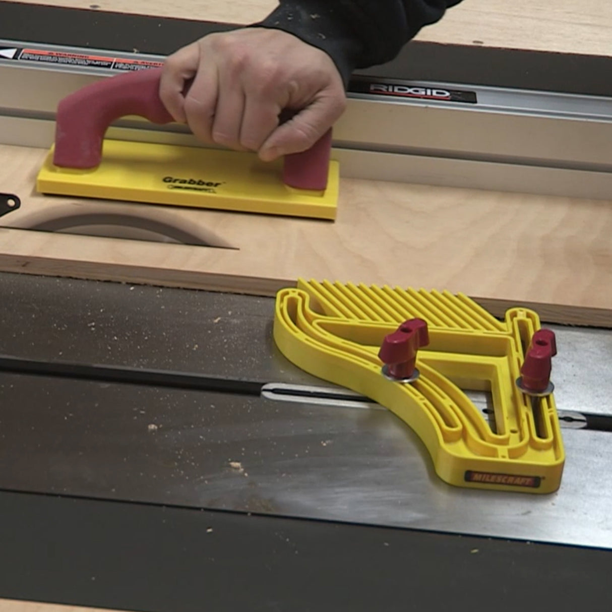 Milescraft Featherboard includes 5/8in & 3/4in Mitre Bars plus T-slot Bolts