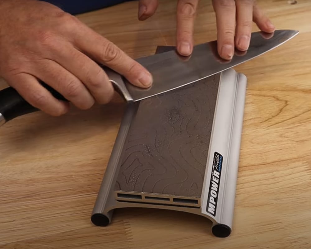 MPOWER SB1 600/1200 Grit Sharpening Stone Set 8in Double Sided Diamond Whetstone angled close-up