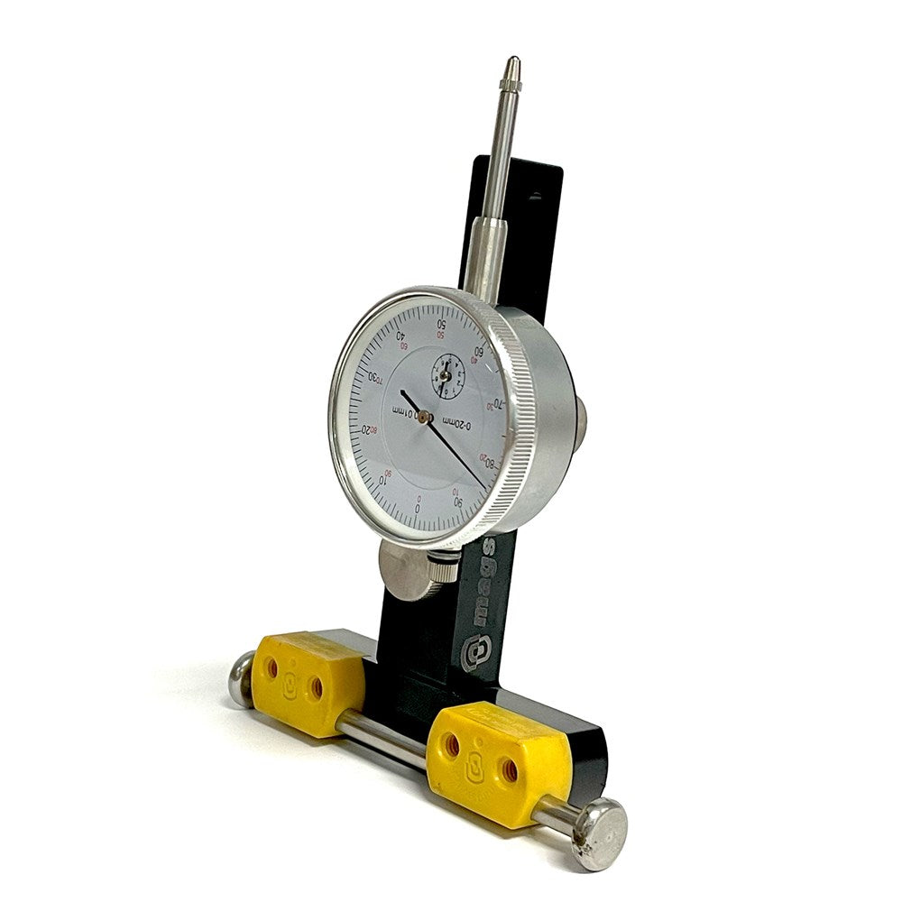 Magswitch Universal Saw Indicator Gauge showing precise blade alignment in use