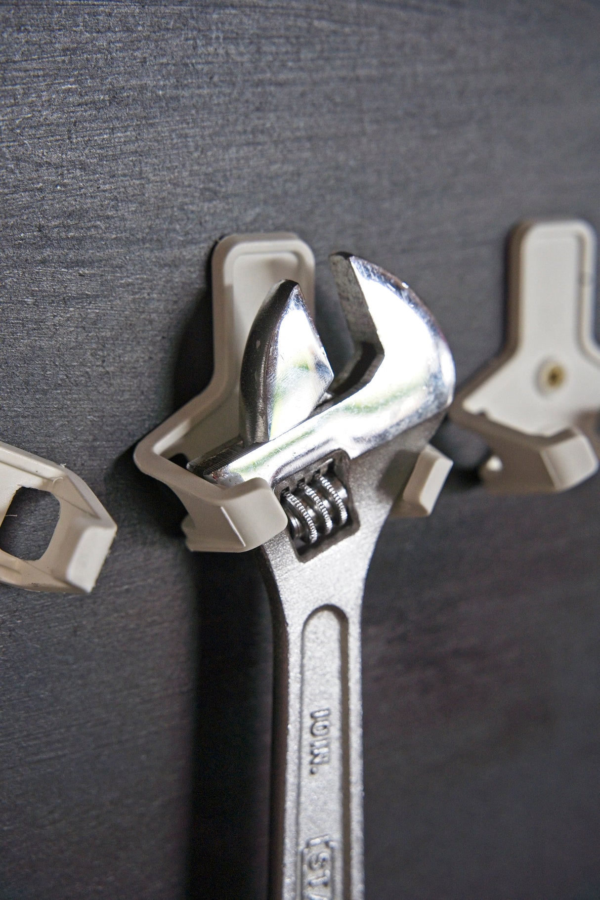 Superhooks Capture Hook White 3 Pack 7.5kg Capacity - Versatile twin arm hooks for secure holding