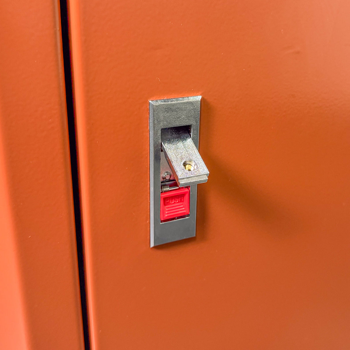 Sherwood Pedestal Oscillating Spindle Sander 750W in action, delivering precise curves and arcs