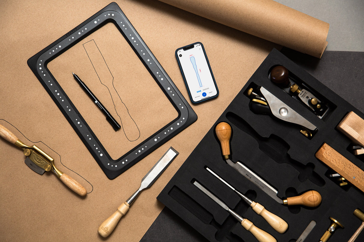 Shaper Tools Trace Frame and Case in use with a drawing being captured for vector conversion