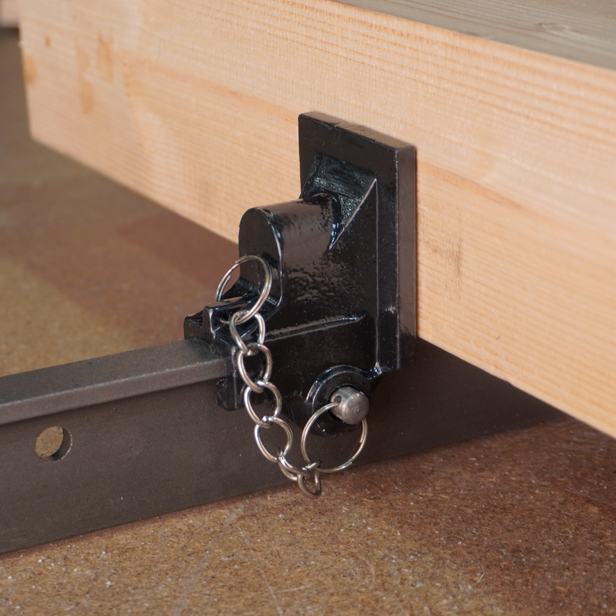 Torquata Heavy Duty Steel T-Bar Sash Clamp 1670mm Capacity