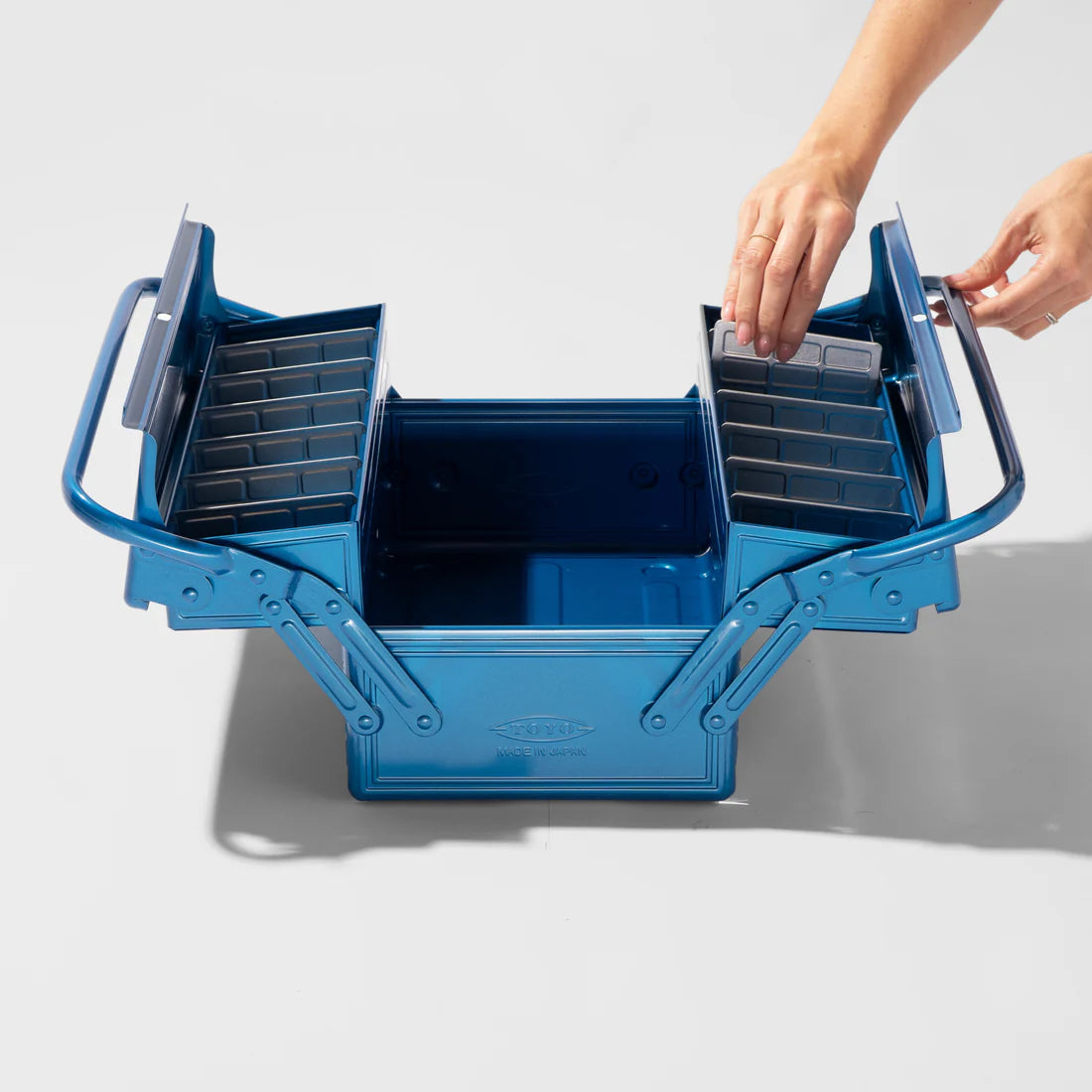 Toyo Steel 35cm Cantilever Toolbox with Short Handle Blue