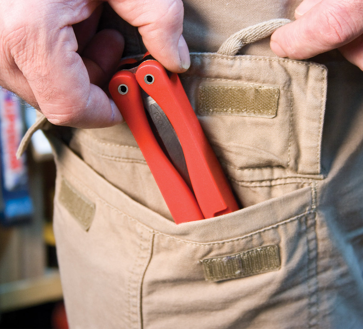 Pocket Chisel 3/4in blade detail, foldable handle design for easy carrying - FastCap woodworking tool