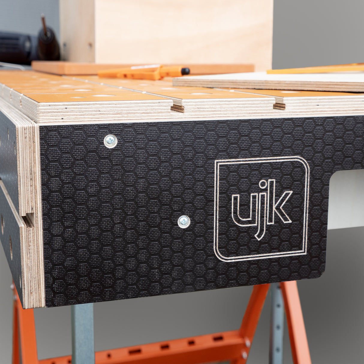 UJK Multifunction Workbench + UJK Telescopic Trestles + UJK HDF Valchromat Top for Parf Dogs